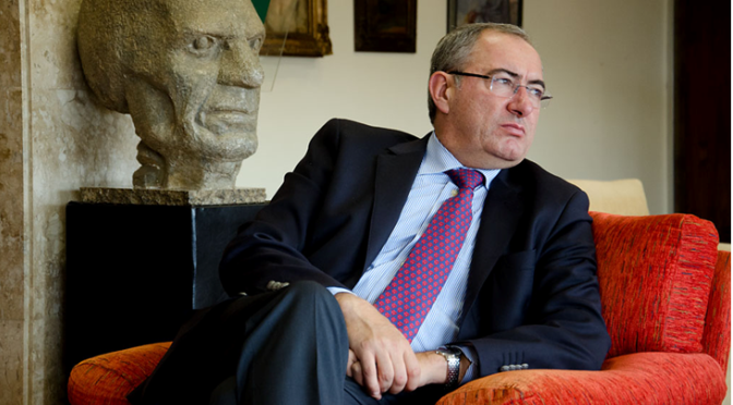 Associações dão bolsas de estudos a luso-canadianos