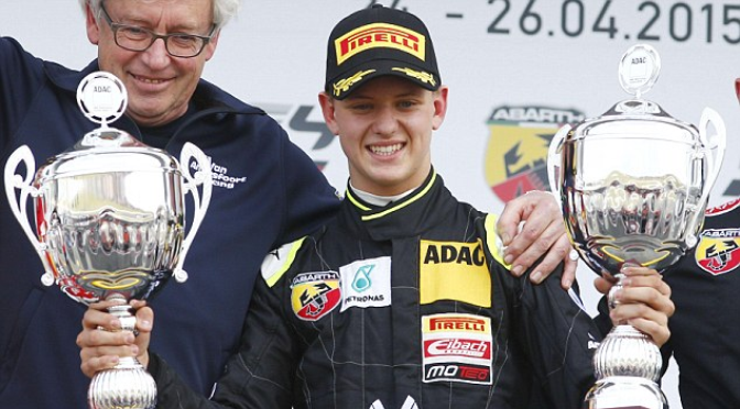 Filho de Schumacher fez os primeiros testes em Fórmula 4