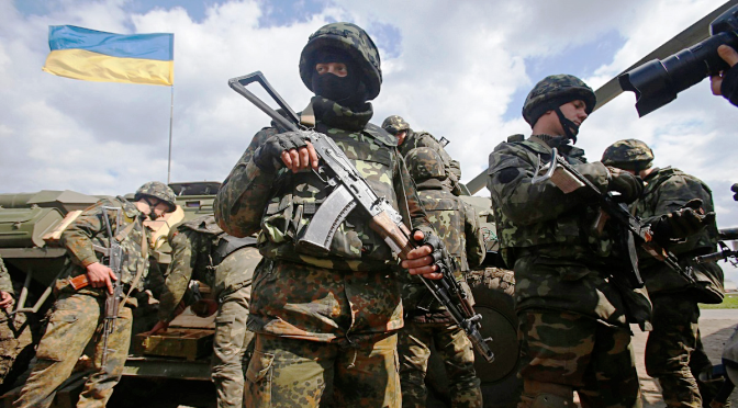 Ucrânia está numa “guerra real” com a Rússia e existe risco de ofensiva