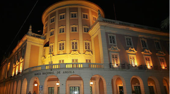 Banco central angolano faz injeção recorde de dólares para travar crise cambial