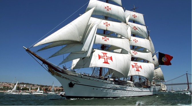 Caravela ‘Sagres’ embarca barrica de vinho Madeira rumo aos Estados Unidos