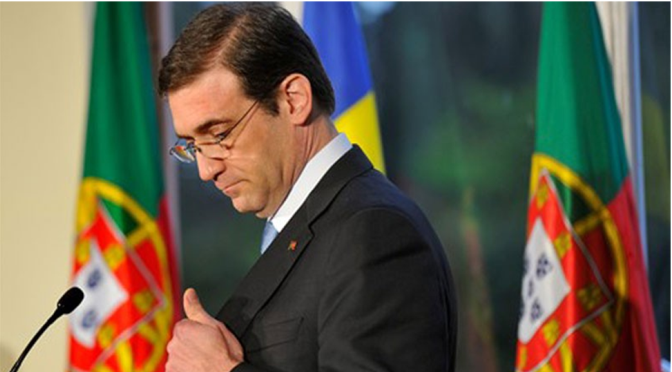 Coelho e Portas propõem-se a formar um governo de minoria, mas várias medidas ficam em risco