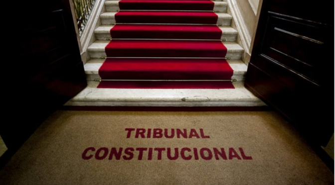 Um governo de gestão em Portugal tem os poderes que conseguir justificar