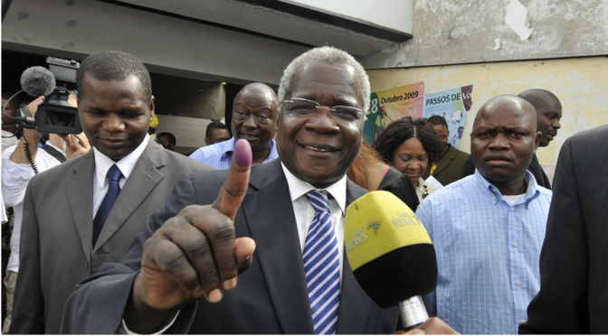 Dhlakama rompe silêncio e diz que vai tomar poder no centro e norte de Moçambique