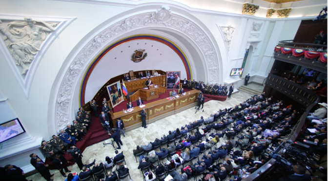 Parlamento da Venezuela quer encurtar mandato presidencial de Nicolás Maduro