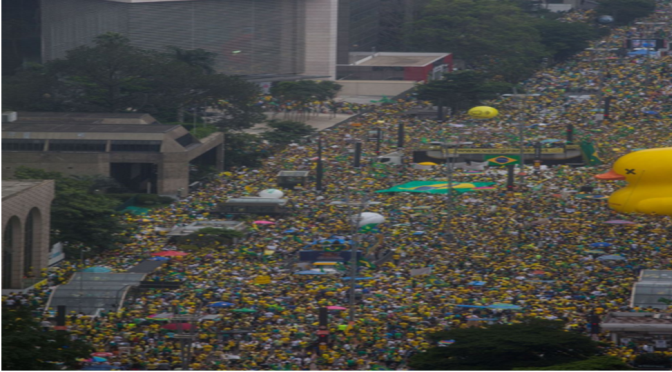 Milhões de pessoas participam em manifestação no Brasil contra o governo de Dilma Rousseff