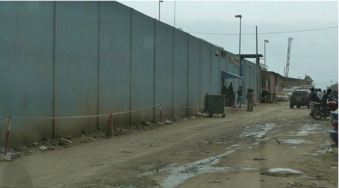 Há prisioneiros angolanos que dependem da chuva para beber água e tomar banho