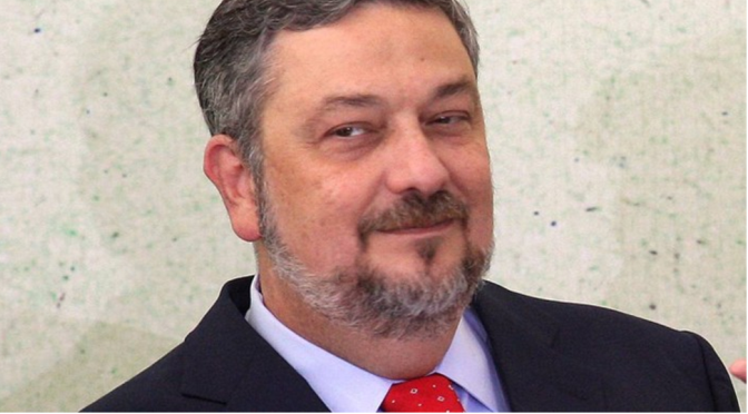 António Palocci, um dos homens mais poderosos do Brasil,  está preso por tempo indeterminado