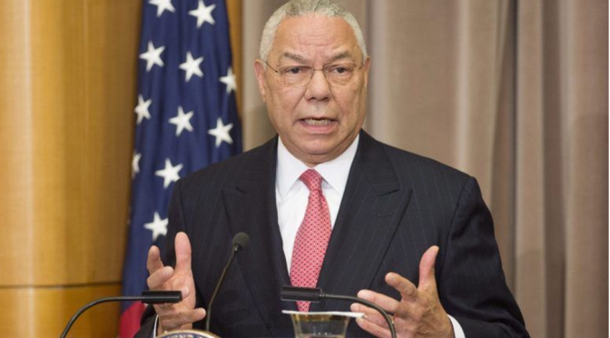 “Donald Trump é uma desgraça nacional e um pária internacional”, acusa Colin Powell