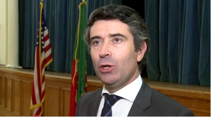 José Luís Carneiro reforça poderes aos consulados honorários de Artesia e Tulare, na Califórnia