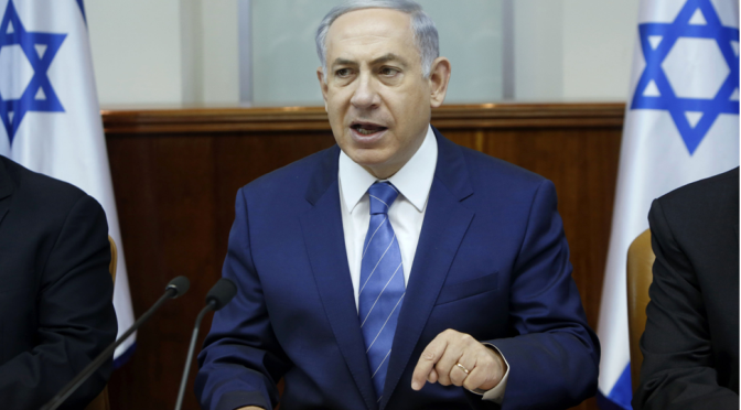 Benjamin Netanyahu, faz questão de elogiar e aplaudir a construção do muro de Donald Trump