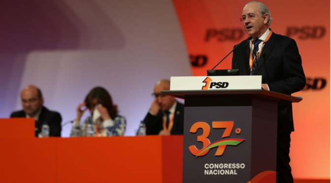 Membro da direção de Rui Rio qualifica de “golpe palaciano” votação na bancada do PSD