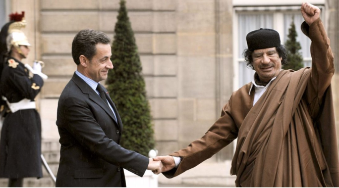 Nicolas Sarkozy e Kadhafi: uma história de negócios obscuros, alianças e traições
