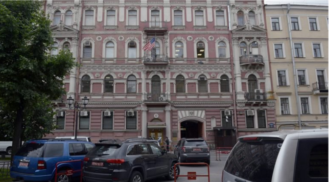 Rússia responde aos EUA expulsando 60 diplomatas e encerrando o Consulado dos Estados Unidos em São Petersburgo