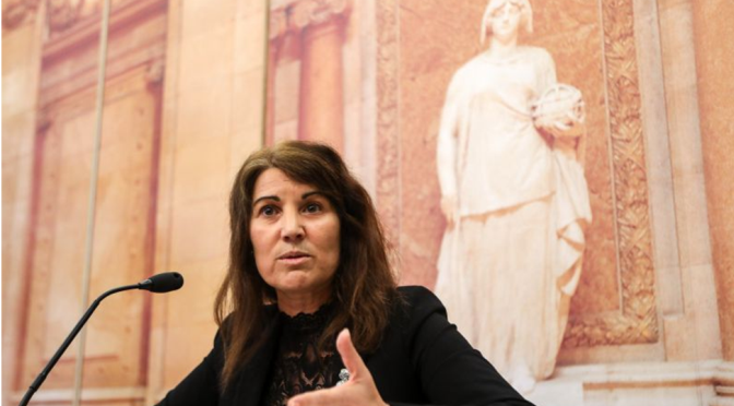 Deputada do PSD Emília Cerqueira assume a marcação das presenças de José Silvano no parlamento