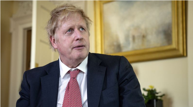 Primeiro-ministro britânico agradece a um enfermeiro português por ter ajudado a salvar-lhe a vida