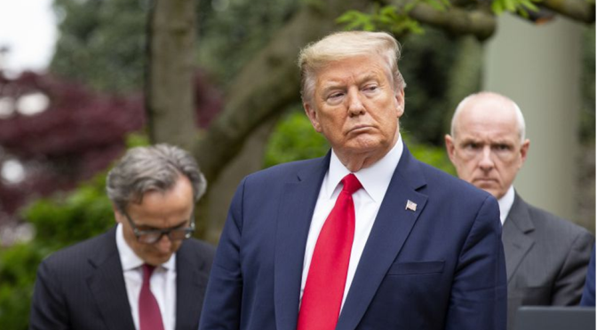 Governo dos EUA quer acabar com programa de assistência médica apesar da pandemia