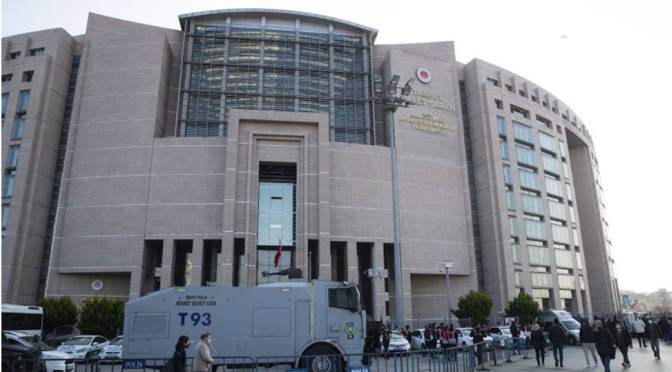 Os Estados Unidos pedem a libertação do activista turco Osman Kavala, condenado a pena de prisão perpétua por um tribunal de Istambul