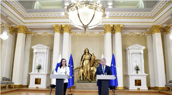 A Finlândia anunciou hoje formalmente a candidatura à NATO terminando com décadas de neutralidade