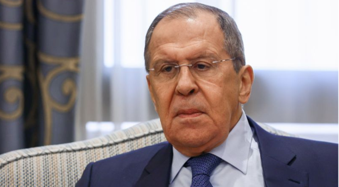 Lavrov impedido de viajar para a Sérvia porque países vizinhos fecharam espaço aéreo