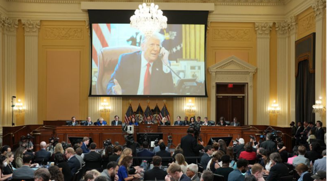Foi a “reunião mais louca da presidência Trump” e aconteceu em vésperas do assalto ao Capitólio, um evento que abalou a democracia dos EUA