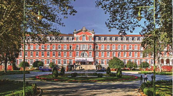 Turistas e emigrantes fazem questão de invadir a região de Trás-Os-Montes para conhecer e matar saudades