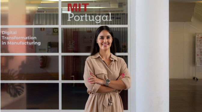 Investigadora da Universidade do Minho foi premiada por desenvolver um inovador substituto ósseo bioactivo